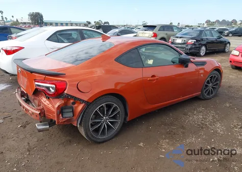 2017 Toyota 86 z USA, uszkodzony, nr VIN JF1ZNAA18H8700728